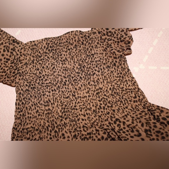 Maverick The Collection Cheetah Print Women’s Small Top Blouse - Picture 2 of 4